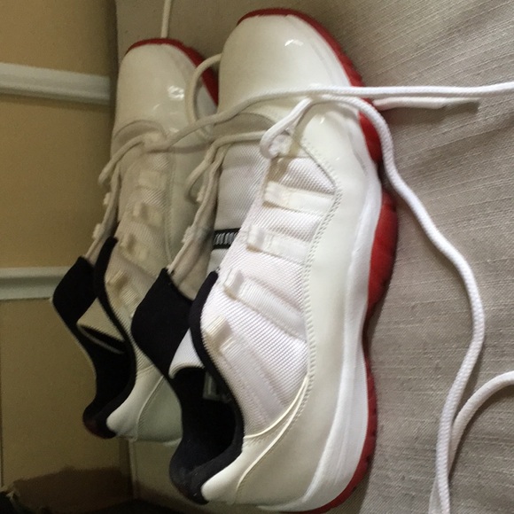 Men's Jordan XI - Picture 3 of 7